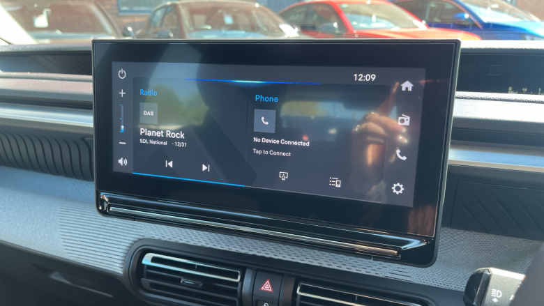 Citroen C3 1.2 Hybrid [110] Plus 5dr e-DCS6 Petrol Hatchback